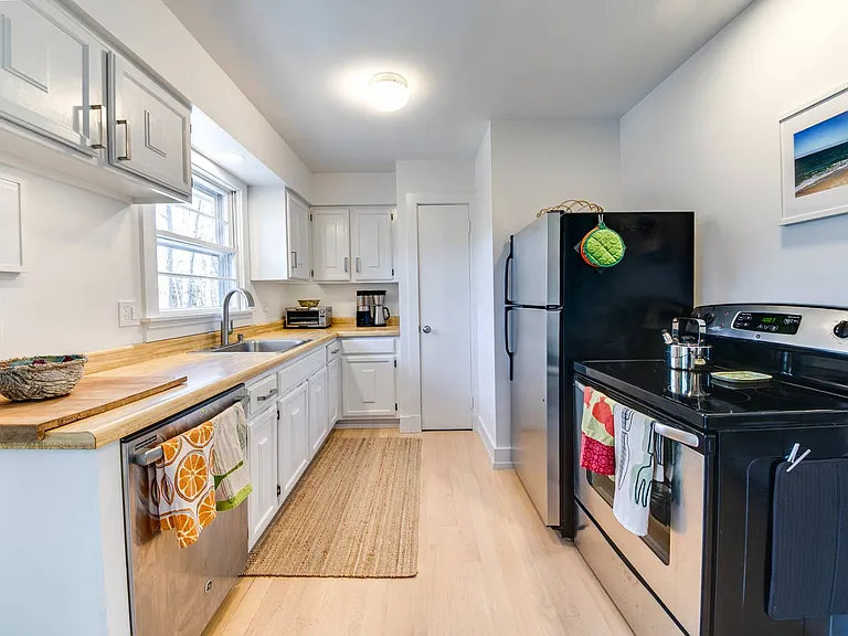 38 Woodbine Dr — Photo 8