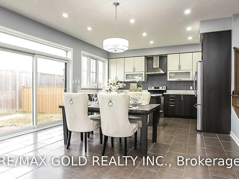 206 Crafter Cres — Photo 10