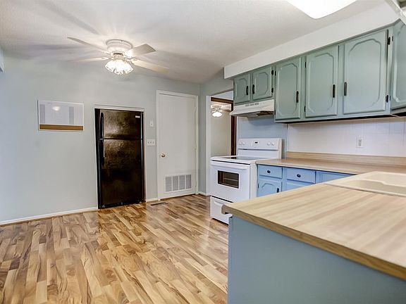 4th image of 7518 Valley Meadows Dr
