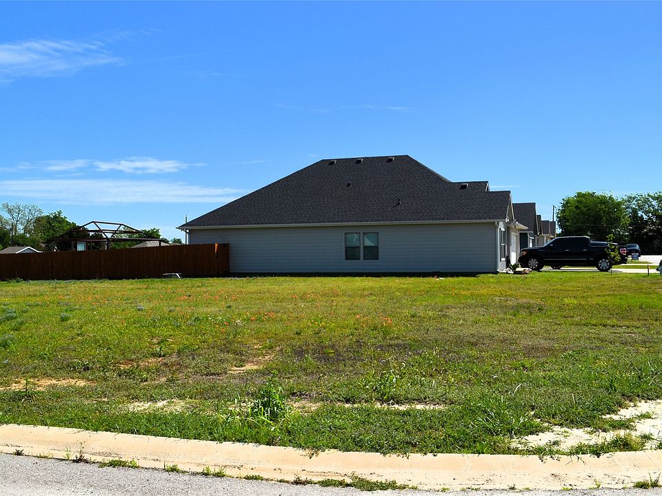 2nd image of 341 Preston Rd