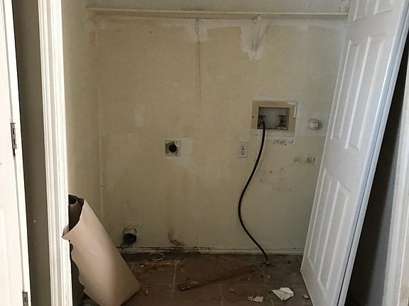 3rd image of 2418 Summer Place Dr