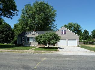315 N Hibbard St, Staunton, IL