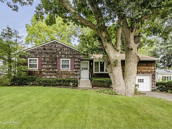 2nd image of 17 Catalpa Dr