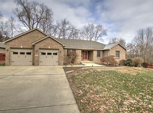 1450 Riedel Ave, Decatur, IL 62526