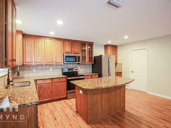 5th image of 7032 Beekman Lake Dr