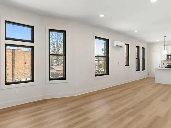 8022 Kercheval St, Detroit, MI 48214