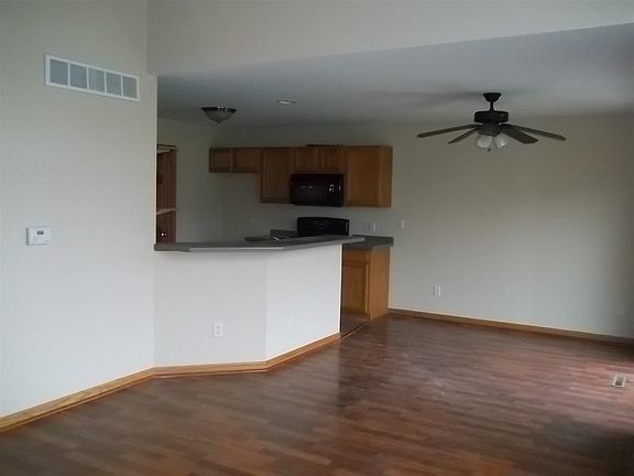 2nd image of 816 N Cumberland Ln