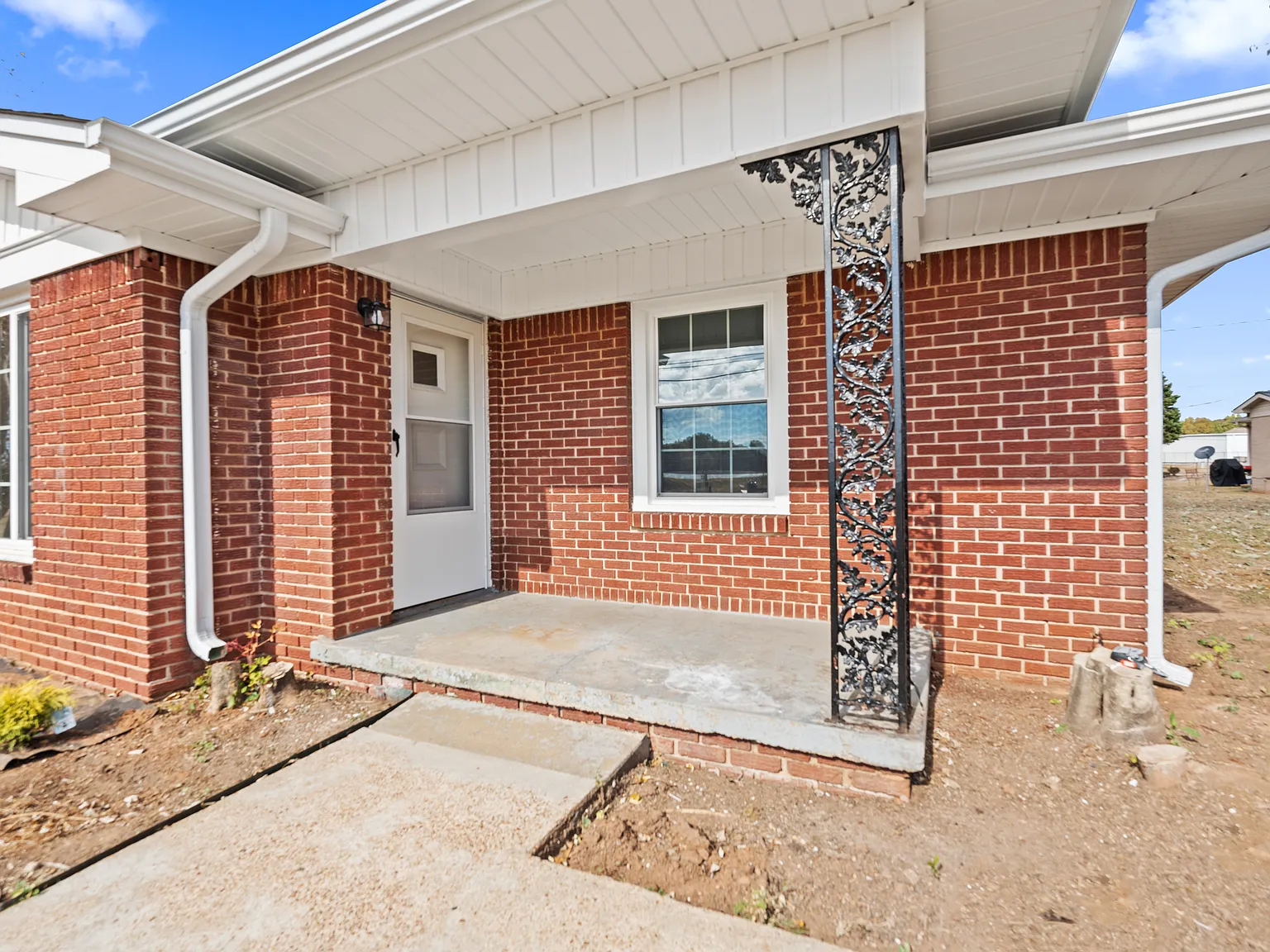 2 bed, $900 — Photo 2
