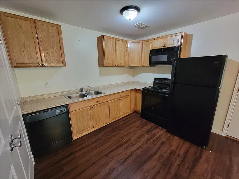 9169 Bent Pine Ct NE — Photo 7