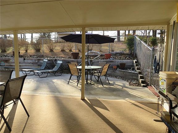 3rd image of 65 Oakwood Dr