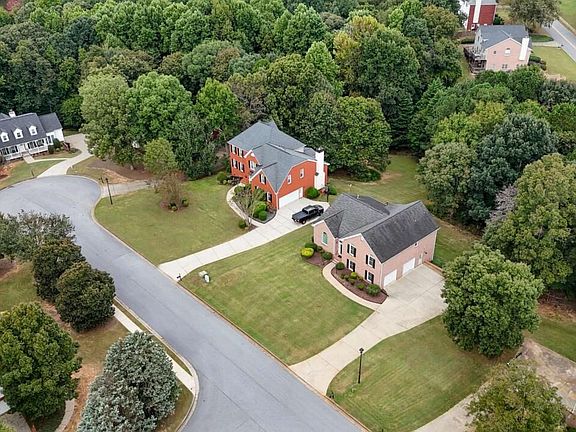 3rd image of 3073 Virginia Pl
