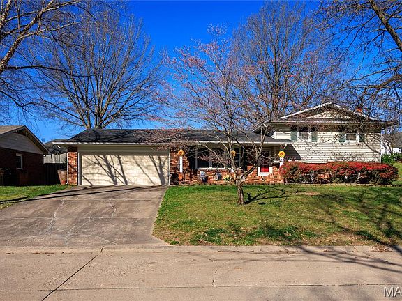 2nd image of 2061 Steven Dr