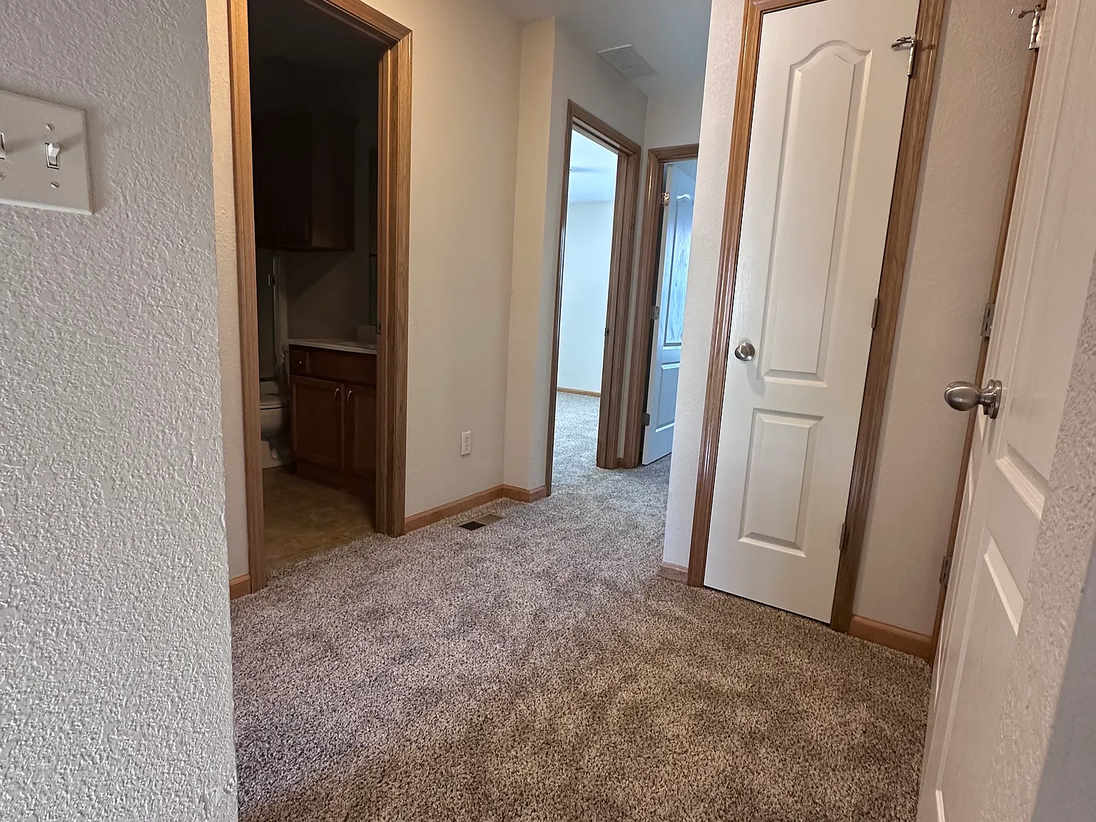 3 bed, 2.5 bath, 1536 sqft, $1,599 — Photo 2