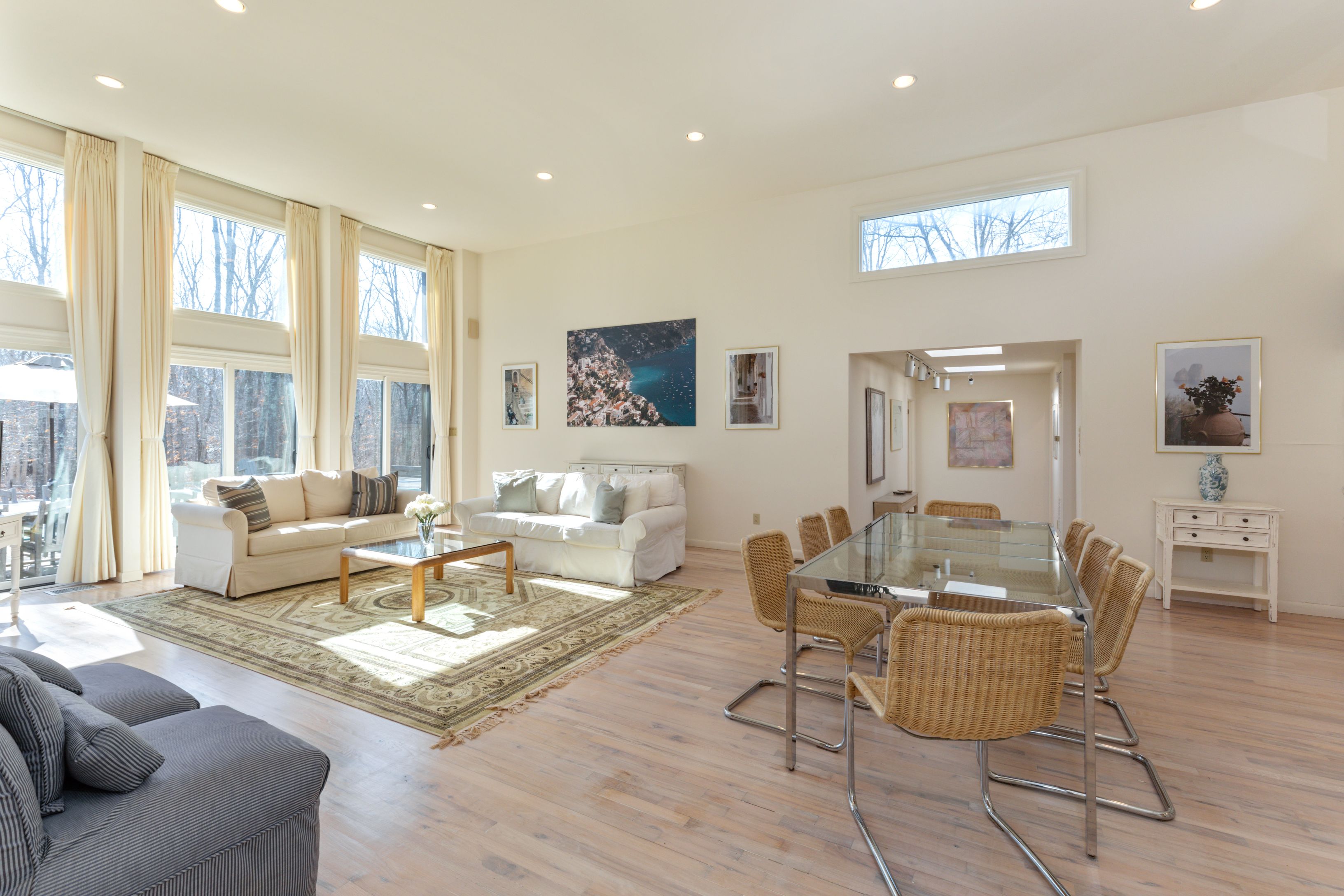 73 Woodland Dr in Southampton Out East