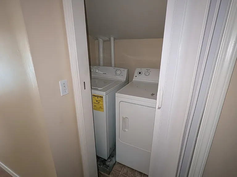 23 Brown St #C — Photo 12