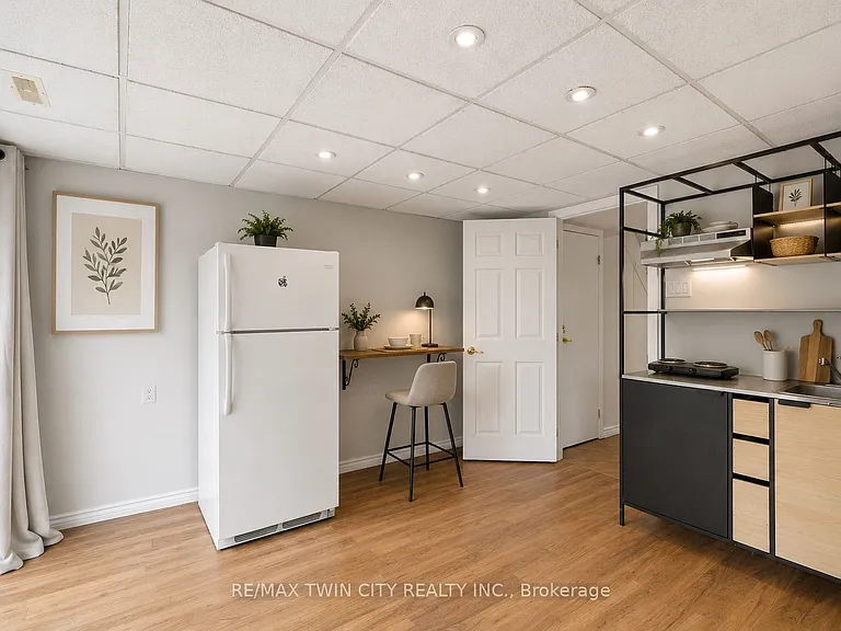 30 Green Valley Dr #110 — Photo 17