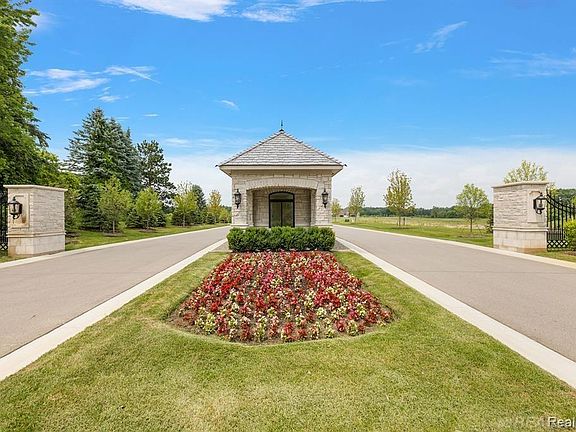 3rd image of 1583 Vista Dr