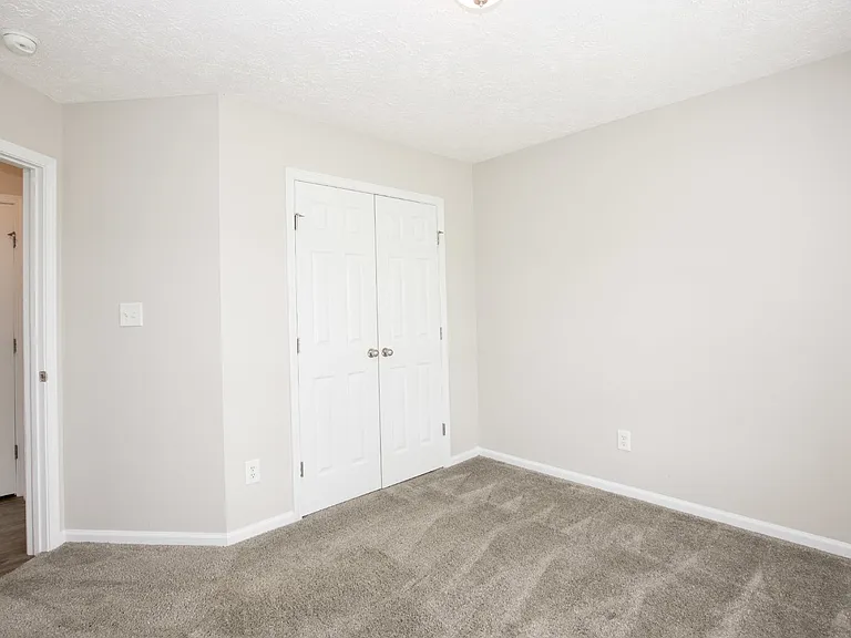 196 Lochwood Dr — Photo 38