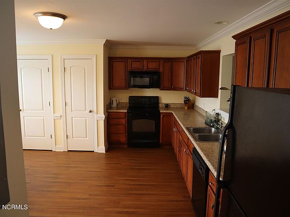 5th image of 1900 Cambria Dr