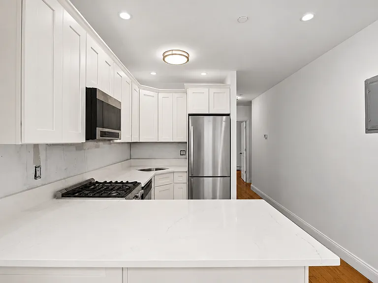 20-50 29th St #1B — Photo 5
