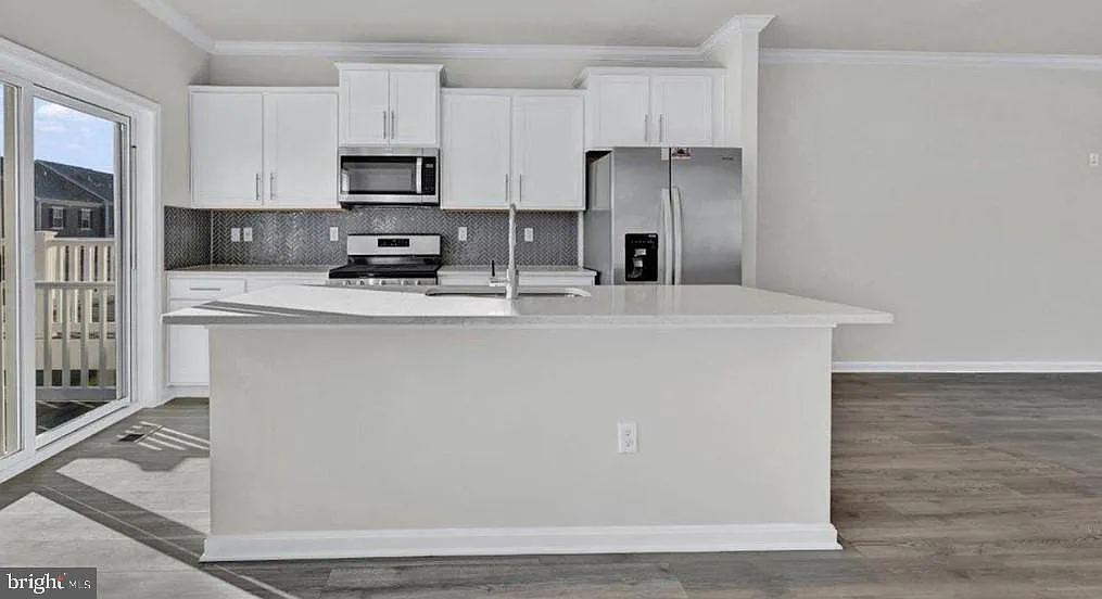 4 bed, 3.5 bath, 1969 sqft, $3,250 — Photo 2