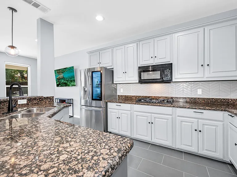 6918 Webster St — Photo 39