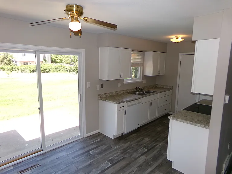 4 Woodbine Ct — Photo 9
