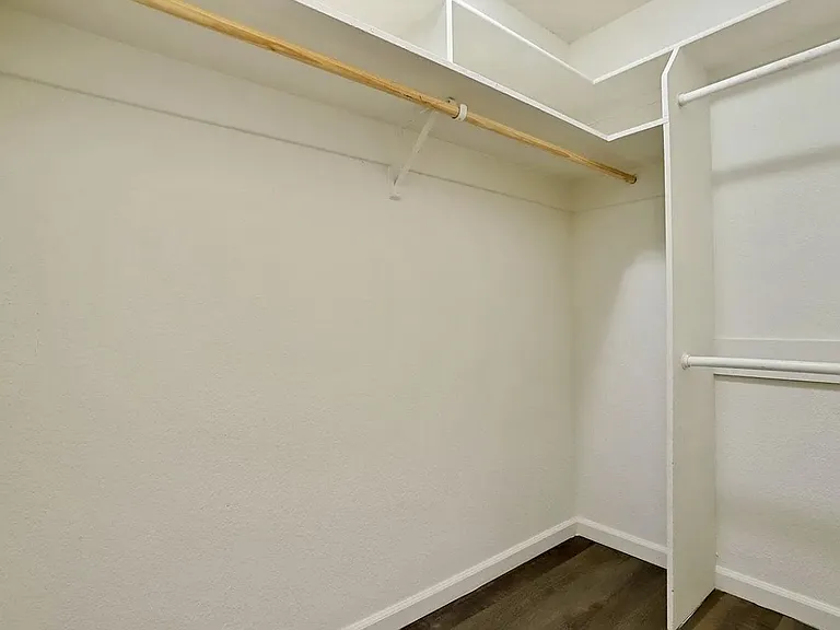 1828 Oak Leaf Dr — Photo 17