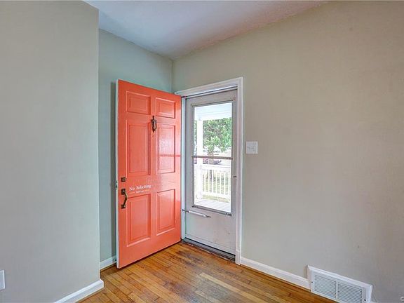 4th image of 6111 Ellis Ave