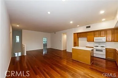 2271 Chaffee St — Photo 4