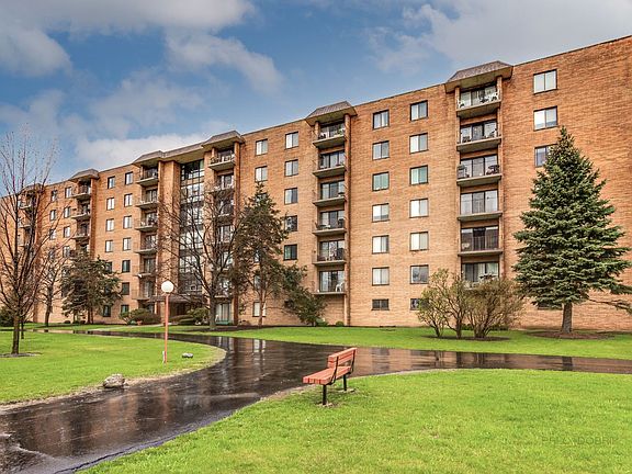 2nd image of 1727 W Crystal Ln Unit 701