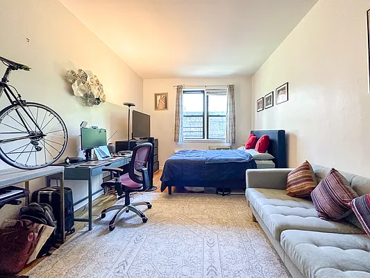 Rented by Oxford Property Group | media 12