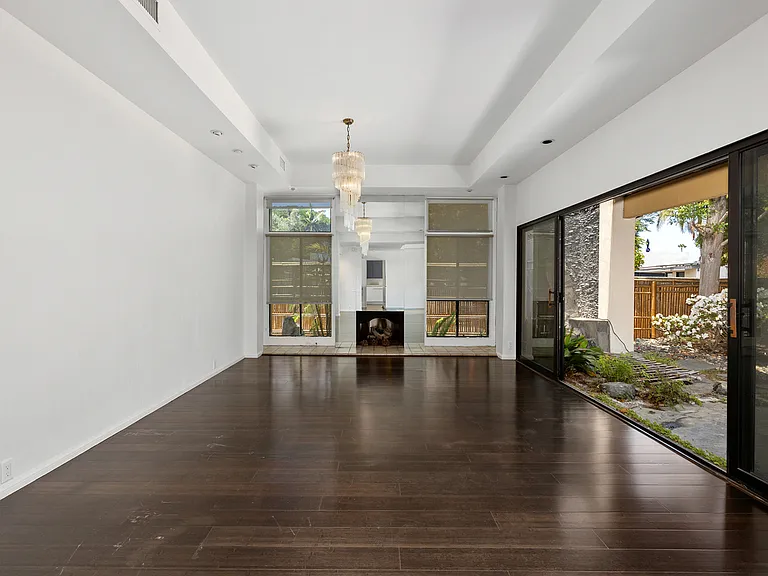 674 E Solana Cir — Photo 6