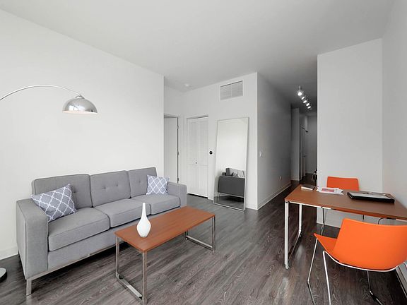 4th image of 831 N Milwaukee Ave #312