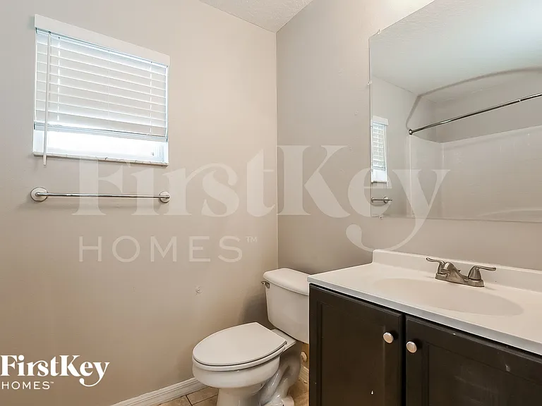 1564 Deerfield Ave — Photo 17