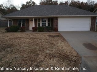 221 N 43rd St, Van Buren, AR 72956