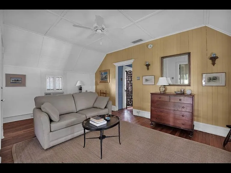 232 Saint George St #1 — Photo 12