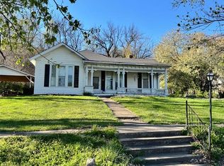 1413 Tennessee St, Louisiana, MO 63353