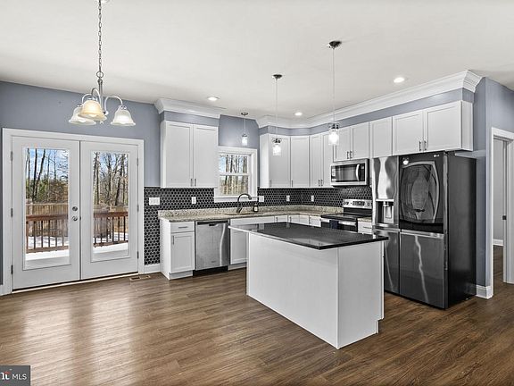 3rd image of 820 Kennon Rd