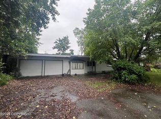 2805 Valleywood Dr, Anchorage, AK 99517