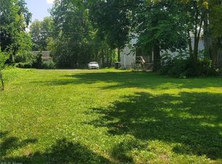 352 8th St, Elyria, OH 44035