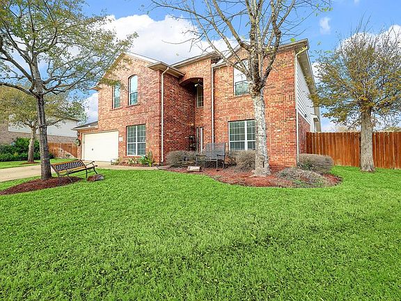 3rd image of 6211 Forest Glade Drive