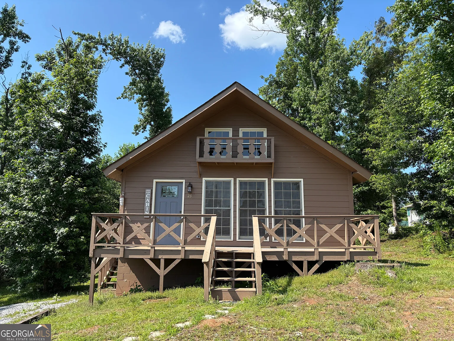 2 bed, 1.0 bath, 816 sqft, $1,300 — Photo 1