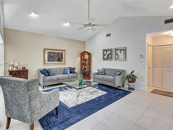 3rd image of 5573 Lakeview Mews Dr