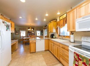 4526 Stonefield Dr, Oshkosh, WI 54902