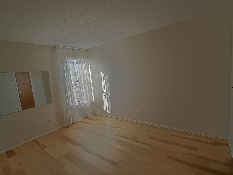 7220 Hollis St NE — Photo 5