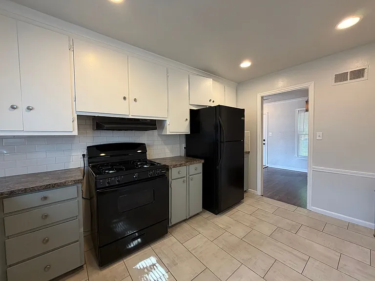 4819 S Owasso Ave — Photo 9