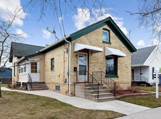 1328 S 20th St, Manitowoc, WI 54220