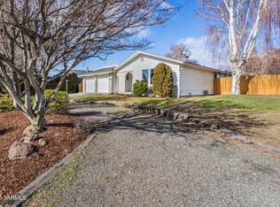 8801 Alpine Ct, Yakima, WA 98908