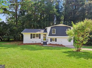 6200 Auburn Dr, Riverdale, GA 30296